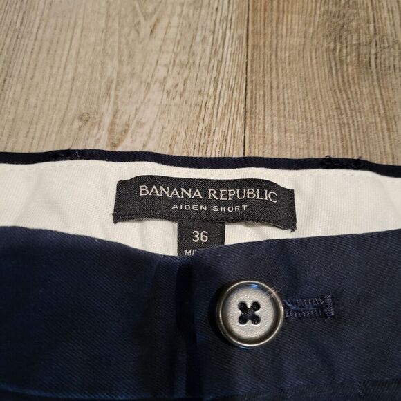 Banana Republic Aiden Short Classic Fit 9" Inseam Chino Shorts Men's Size 36 - Picture 2 of 8